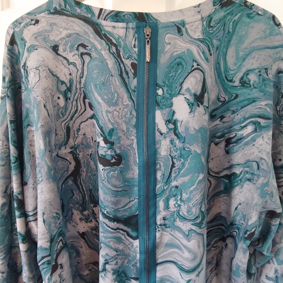 NWOT Melissa McCarthy Seven7 Marble Swirl High Low Zip Back Top – Size 2X - Picture 12 of 12